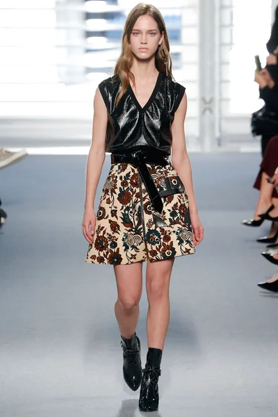 Look 3